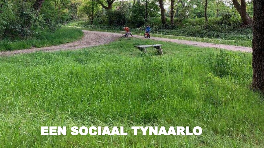 Een sociaal Tynaarlo. Natuur met daarachter twee fietsende kinderen