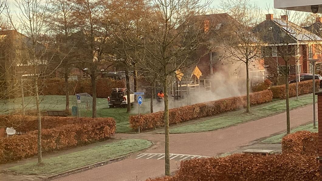 Een speelplek in Tynaarlo wordt onderhouden door de gemeentedienst