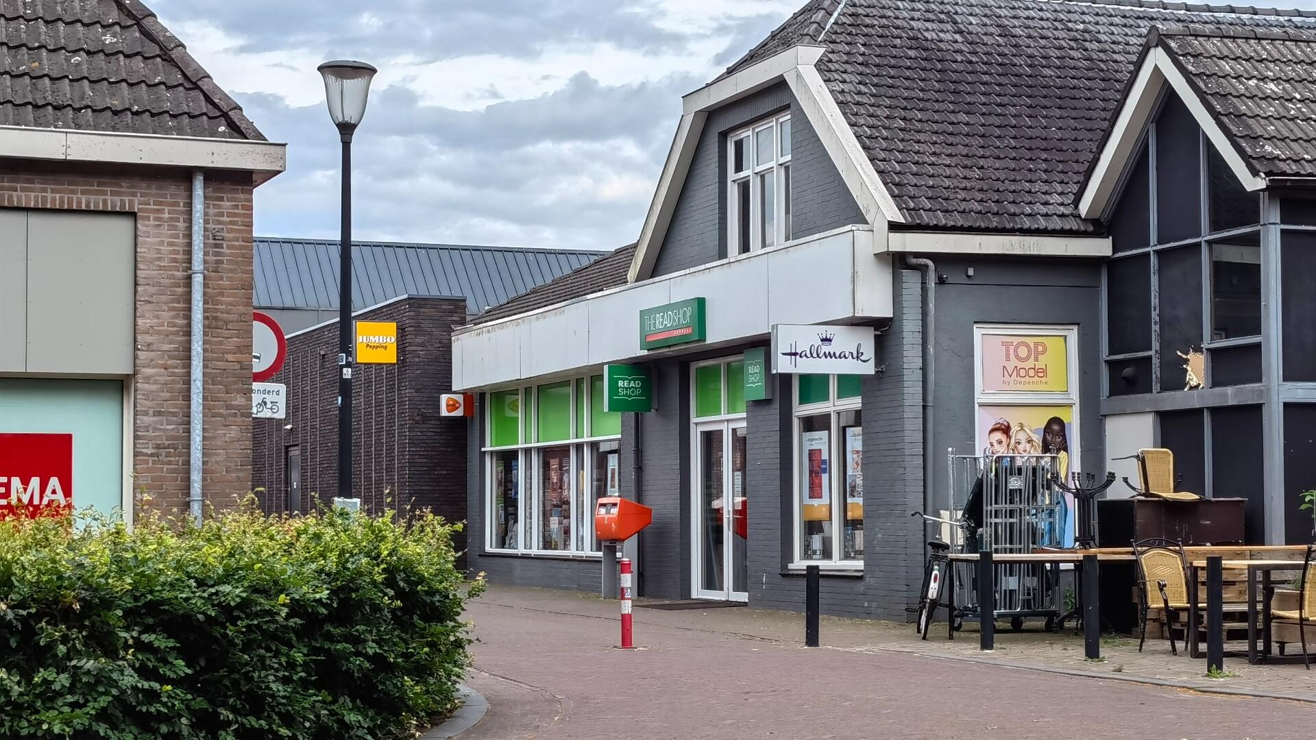 Een winkelstraat in Eelde