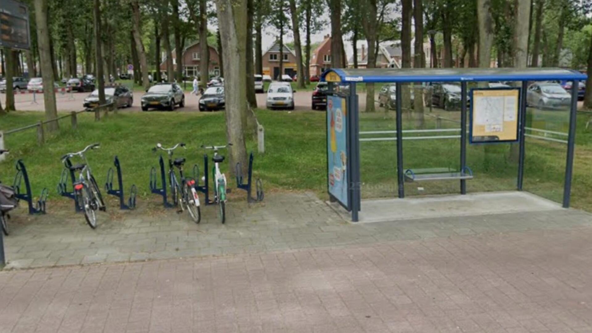 Bushalte op de Brink in Zuidlaren