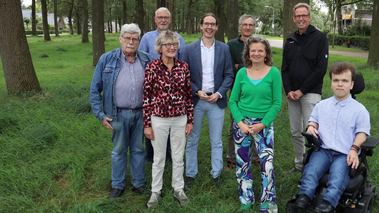 Een fractiefoto. Op de foto staan alle huidige fractieleden 